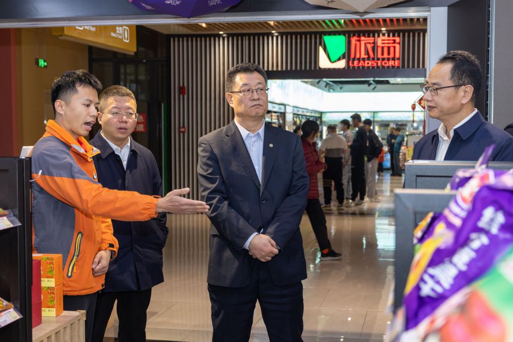 在智慧效劳区.jpg